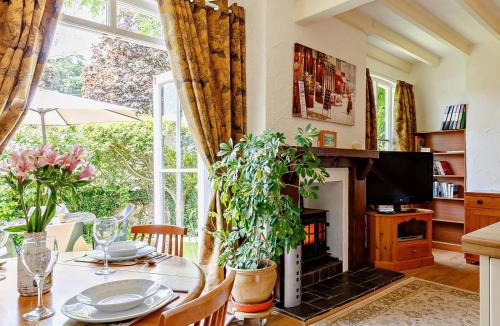 Grampound House | 2 Bed in St Austell oc-lanyo