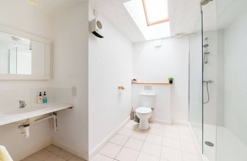 Bedford Cottage | 2 Bed in Thurleigh (oc-s42690)