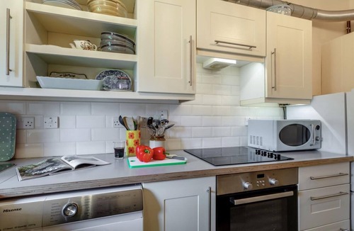 Black Torrington Cottage | 2 Bed in Torrington (oc-p27344)