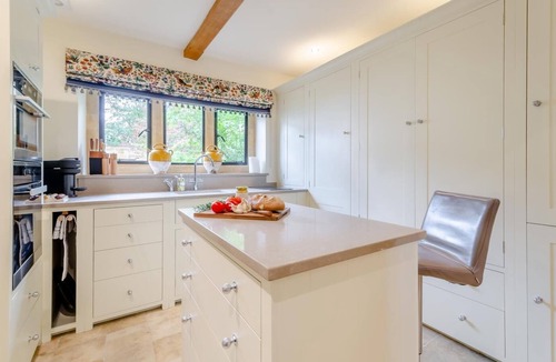 Upper Quinton Cottage | 2 Bed in Upper Quinton (oc-p33608)