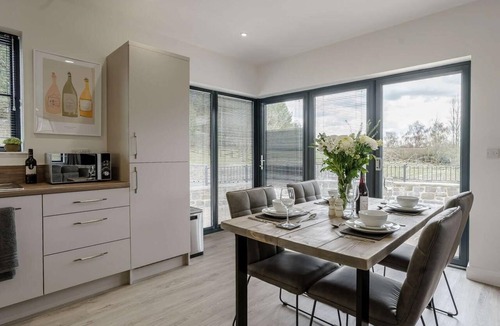 Kemeys Commander Apartment | 2 Bed in Usk- (oc-82391)