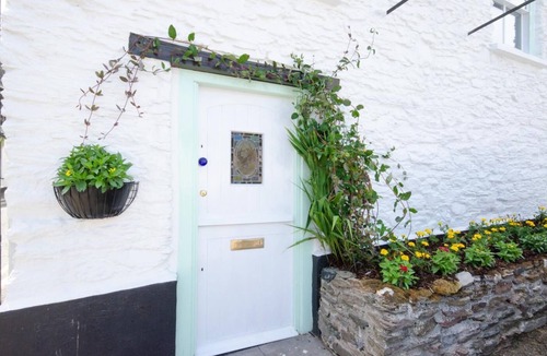 Chapel Ground Cottage | 2 Bed in West Looe (oc-l30054)