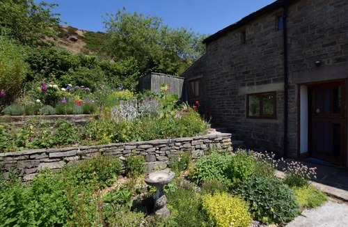 Combs Cottage | 2 Bed in Whaley Bridge (oc-pk741)