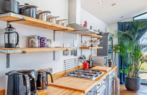 Whitstable House | 2 Bed in Whitstable (oc-wcc19)