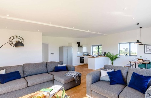 Harrogate House | 2-Bed Modern Bungalow - Outstanding Country Views