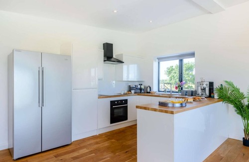 Harrogate House | 2-Bed Modern Bungalow - Outstanding Country Views