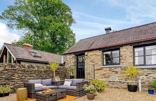 Eglwys-fach Cottage | 2 bedroom accommodation in Furnace, near Machynlleth