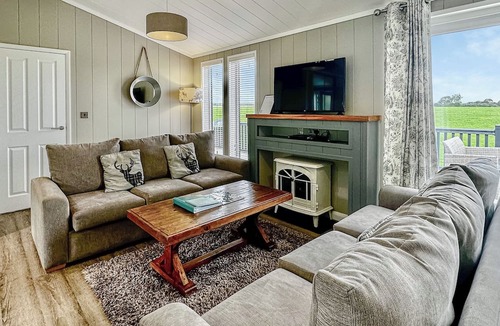 Raywell Ski Chalet | 2 bedroom accommodation in Raywell, Beverley
