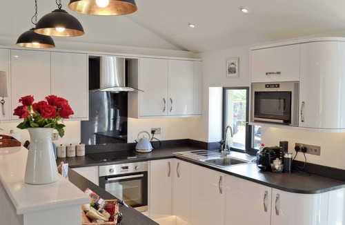 Pentrefelin Cottage | 2 bedroom accommodation in Trapp, near Llandeilo