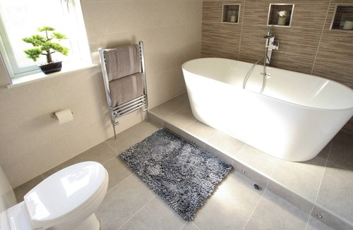 Congleton Cabin | 2 bedroom accommodation in Eaton, Congleton