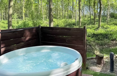 Overton-on-dee Ski Chalet | 2 bedroom accommodation in Ellesmere