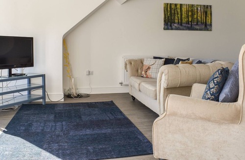 Droitwich Cottage | 2 bedroom accommodation in Elmbridge