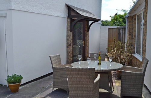 Carlyon Cottage | 2 bedroom accommodation in Tregrehan, near St Austell