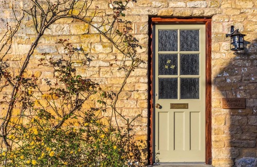 Whichford Cottage | 2 bedroom accommodation in Long Compton, near Chipping Norton