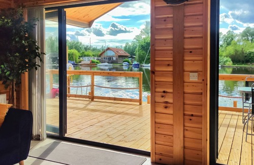 Brundall Cottage | 2 bedroom accommodation in Brundall