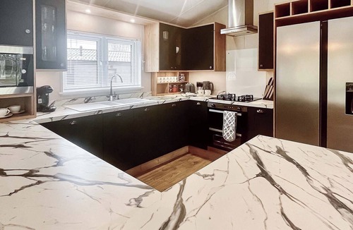 Pershore Ski Chalet | 2 bedroom accommodation in Pershore
