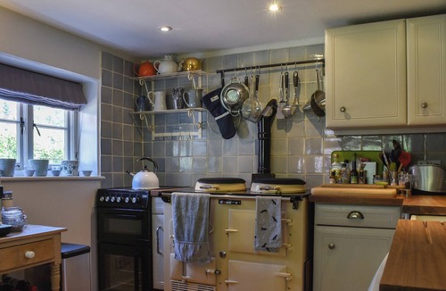 Holmbury St Mary Cottage | 2 bedroom accommodation in Holmbury St Mary, near Dorking
