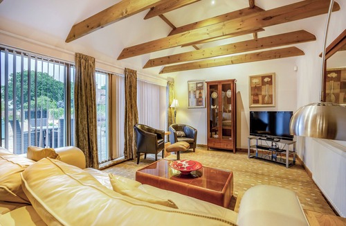 Grimsby Cottage | 2 bedroom accommodation in Holton-Le-Clay, near Cleethorpes