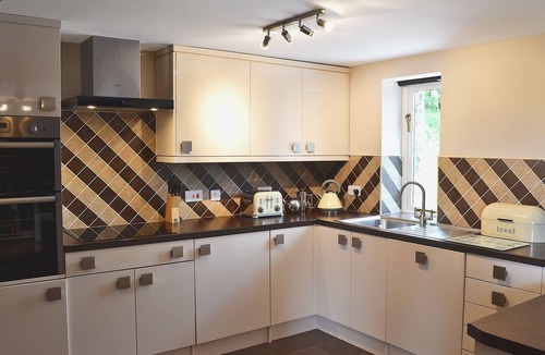Llanfihangel-Ystrad Cottage | 2 bedroom accommodation in Dihewyd, near Aberaeron