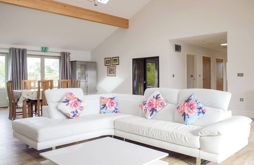 Malvern Cottage | 2 bedroom accommodation in Welland, near Malvern