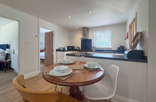 Norwich Cottage | 2 bedroom accommodation in Hevingham, near Wroxham