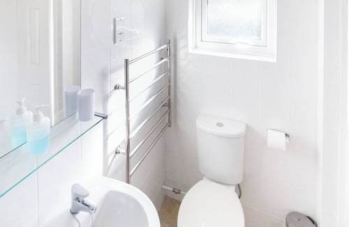 Nettlestone Cottage | 2 bedroom accommodation in Seaview