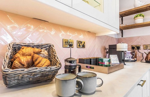 Warwick Apartment | 2 bedroom accommodation in Warwick