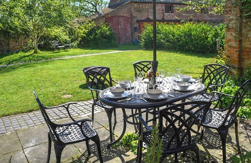 Foxley Cottage | 2 bedroom accommodation in Booton