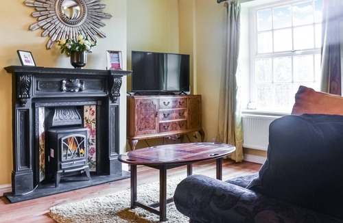 Ogden Cottage | 2 bedroom accommodation in Luddendenfoot, near Halifax