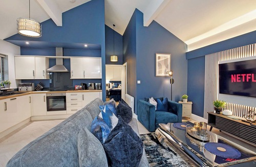Selby Ski Chalet | 2 bedroom accommodation in South Duffield, Nr York