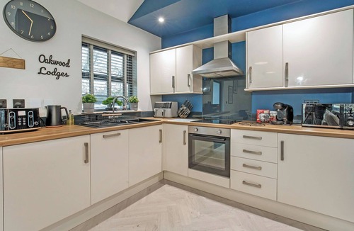 Selby Ski Chalet | 2 bedroom accommodation in South Duffield, Nr York