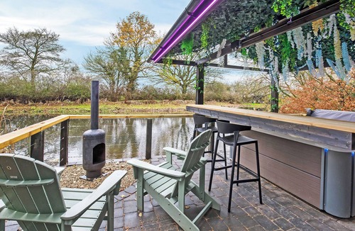 Selby Ski Chalet | 2 bedroom accommodation in South Duffield, Nr York