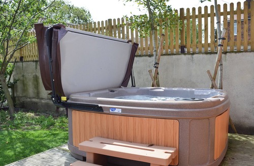 Selby Cottage | 2 bedroom accommodation in Brayton, Selby