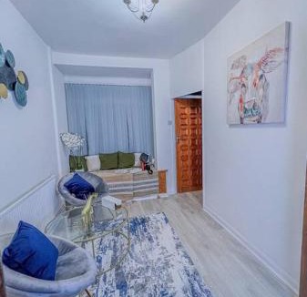 Yardley Apartment | 2 bedroom house perfect for contractors