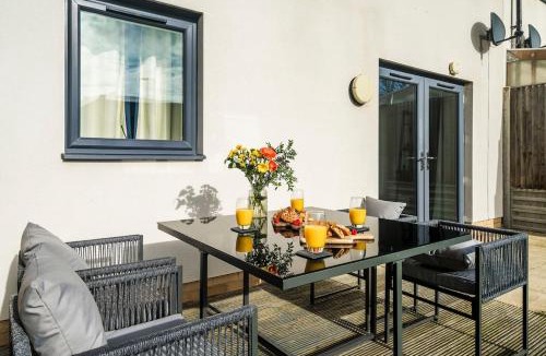 Huntingdon House | 2 bedroom recently refurbished home in Huntingdon