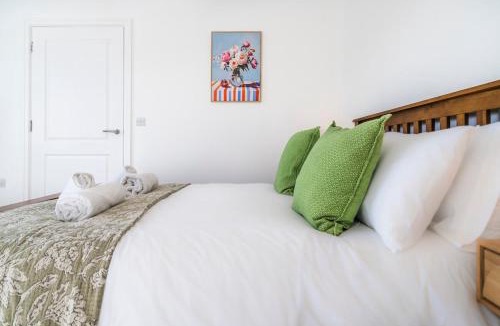 Huntingdon House | 2 bedroom recently refurbished home in Huntingdon