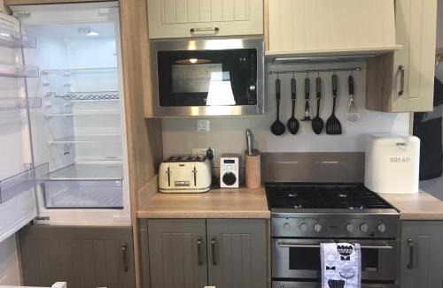 Tewitfield Resort | 2 Borwick Lake