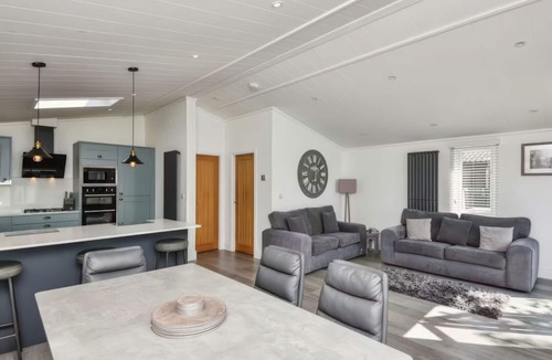 South Lakeland Leisure Village Cabin | 2 Coniston View, Tewitfield