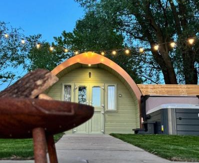 Frognall House | 2 Elm Water lakeside hideaway