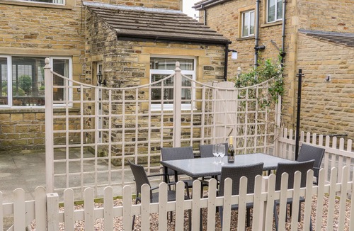 Settle Apartment | 2 Ings Avenue