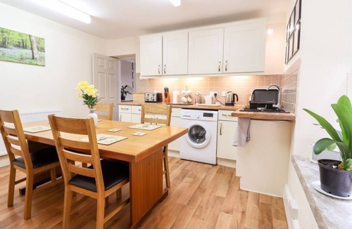 Corris Apartment | 2 Isygraig - Charming Home in Corris