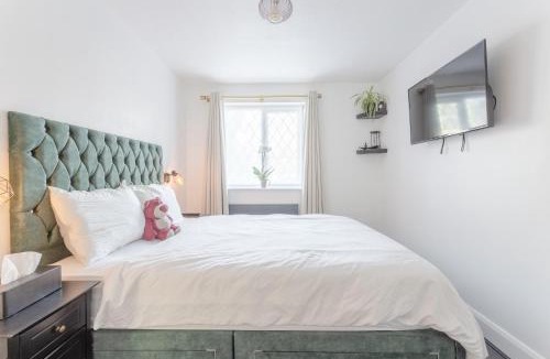 Rotherhithe Apartment | 2 KING Beds Modern Refurb Flat - 10 min 2 London Bridge - Sleeps 6