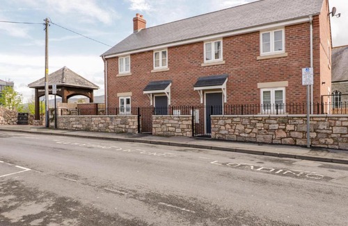 Ruthin House | 2 Llys Emrys