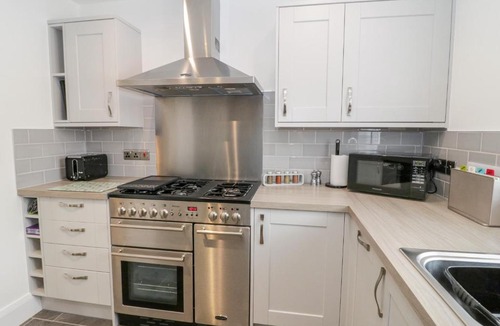 Ruthin House | 2 Llys Emrys