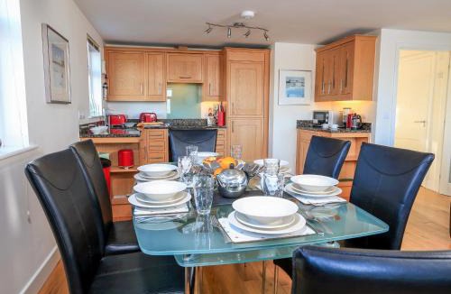 Bigbury-on-Sea Apartment | 2 The Bay
