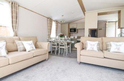 Tewitfield House | 25 Sherwood