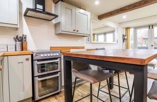 Wadsworth Cottage | 2A CHISERLEY STILE, with hot tub in Hebden Bridge