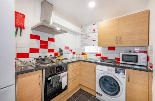 Beeston House | *2AA* Spacious & Innovative Stay