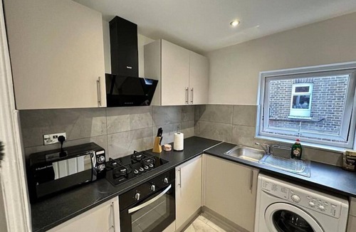Seven Sisters Apartment | 3 bed Hackney/Harringay Flat