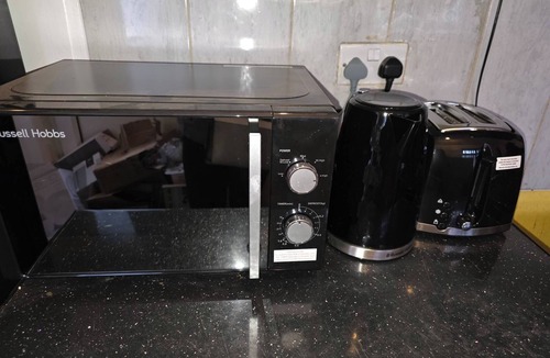 Middlesbrough House | 3 Bed Home Free WiFi & Netflix Central Location